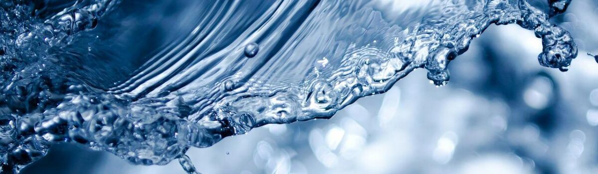 Kwas hialuronowy ratunkiem na upalne dni!