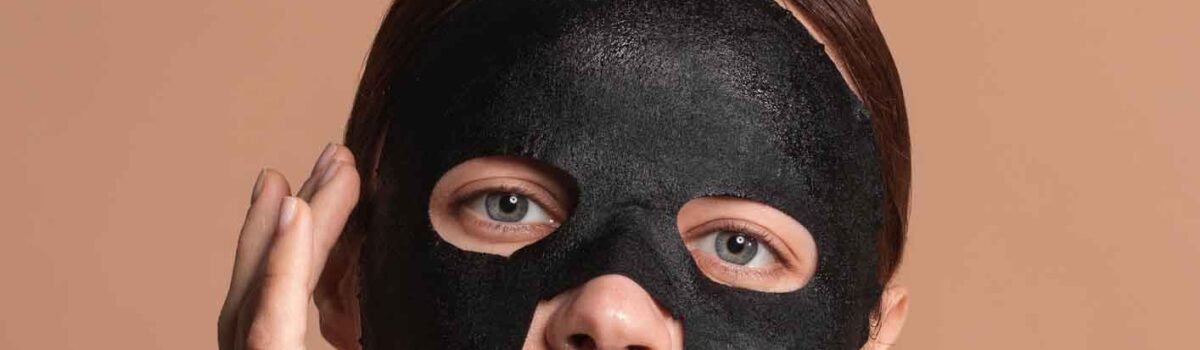 Czy maseczki do twarzy w płachcie są lepsze od maseczek w płynie?