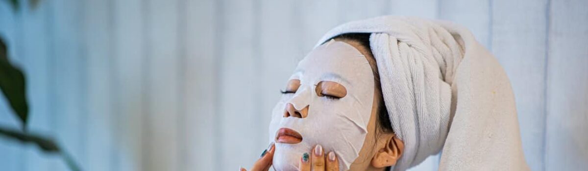 Jak przygotować skórę do nałożenia maseczki w płachcie?